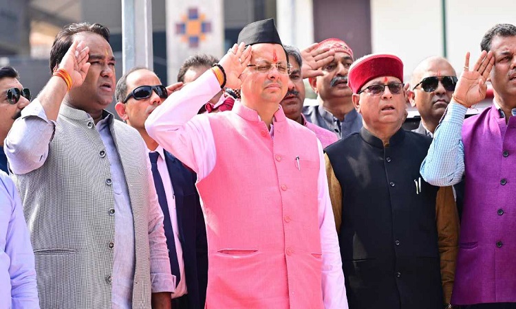 मुख्यमंत्री ने 66 फीट ऊंचे राष्ट्रीय ध्वज स्मारक का लोकार्पण किया
