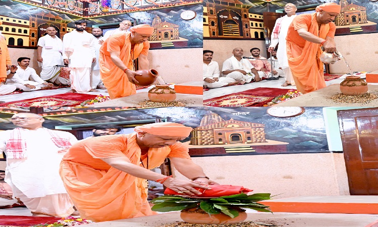 गोरखनाथ मंदिर के शक्तिपीठ में सीएम योगी ने की कलश स्थापना