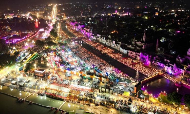 Deepotsav: 28 लाख दीपों से जगमगाए सरयू घाट, लेजर-ड्रोन शो से चमक उठी रामनगरी