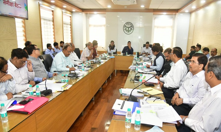 उपभोक्ताओं कोअनुरक्षण कार्याे के लिए बिजली कटौती की सूचना पहले दे: एके शर्मा