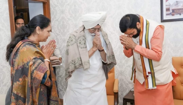राधा स्वामी प्रमुख से मिले मुख्यमंत्री नायब सिंह