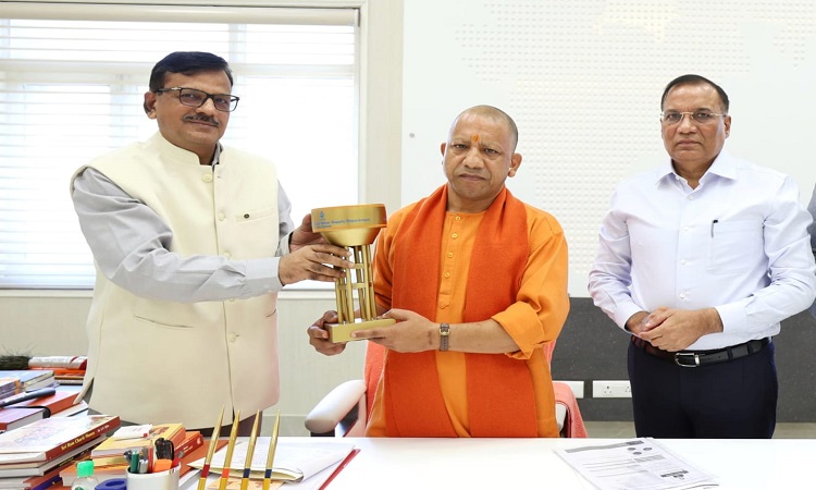 मुख्यमंत्री को सौंपा गया राष्ट्रीय जल पुरस्कार