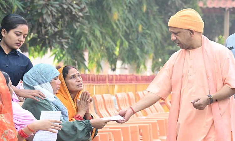 जन समस्याओं के प्रति बनें संवेदनशील, तुरंत कराएं समाधान: मुख्यमंत्री