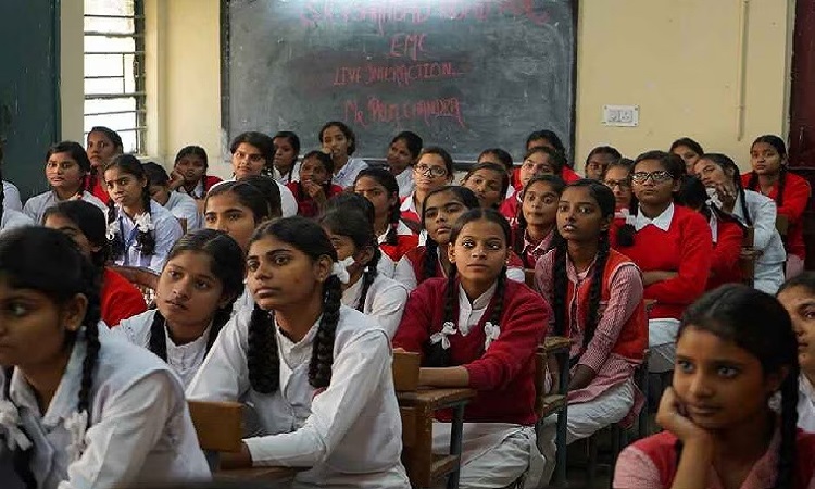 मिशन शक्ति: योगी सरकार बनाएगी 1.25 लाख परिषदीय बालिकाओं को वित्तीय साक्षर