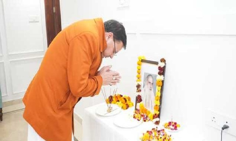 मुख्यमंत्री ने पेशावर कांड के नायक को किया नमन, इंद्रमणि बड़ोनी को दी श्रद्धांजलि