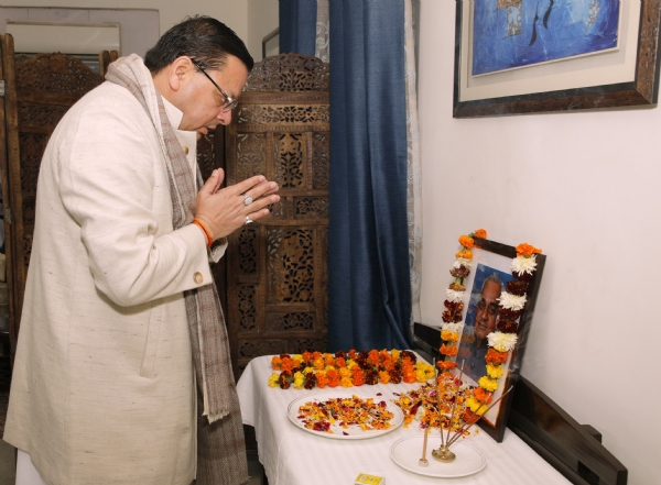 मुख्यमंत्री ने अटल बिहारी के योगदान को याद कर अर्पित की श्रद्धांजलि