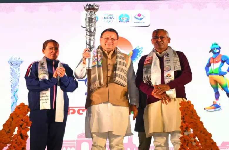 मुख्यमंत्री धामी ने राष्ट्रीय खेलों की मशाल और प्रचार रथ को दिखाई झंडी