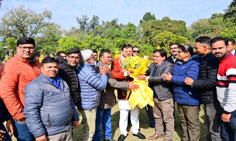 उत्तरांचल प्रेस क्लब की नव निर्वाचित कार्यकारिणी ने मुख्यमंत्री से की मुलाकात