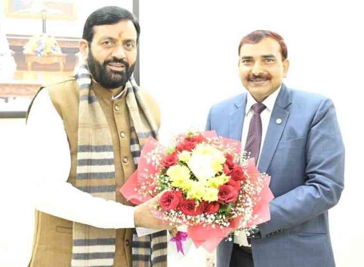 मुख्यमंत्री नायब सिंह सैनी से मिले कुलपति प्रो. नरसी राम बिश्नोई