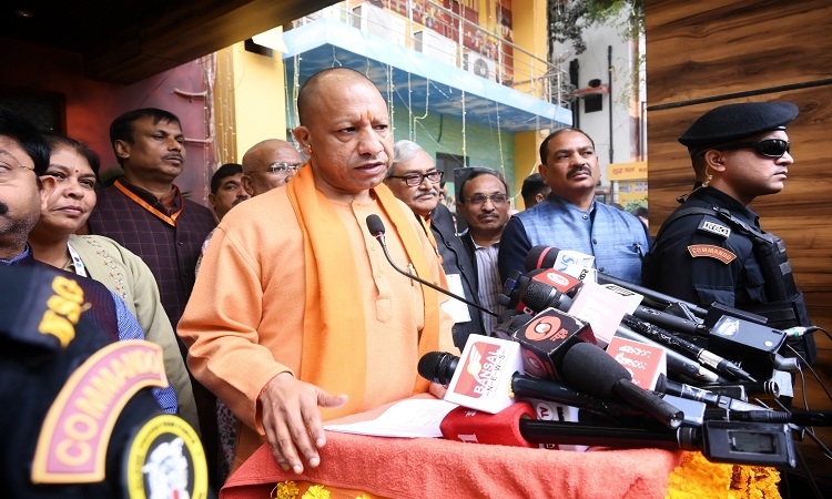आतिथ्य सेवा के साथ स्वच्छता का भी उत्कृष्ट उदाहरण प्रस्तुत करेगा प्रयागराजः सीएम योगी