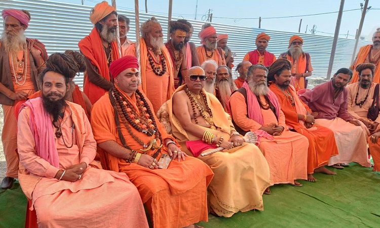 महाकुम्भ में सनातन धर्म के ध्वज वाहक 13 अखाड़े तैयार कर रहे हैं अपने-अपने अखाड़े का डेटा बेस