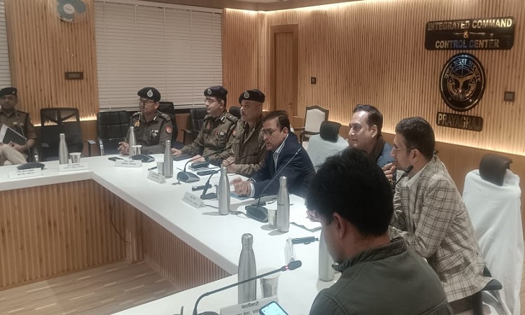 महाकुंभ 2025: जल्द पूरा किया जाएगा पांटून पुलों के विकास का कार्य, नाइट शिफ्ट लगाकार युद्धस्तर पर काम किया जाए पूरा
