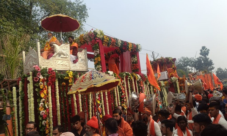 वैदिक संस्कृति के ध्वज वाहक श्री शंभू पंचअग्नि अखाड़े का महाकुम्भ क्षेत्र में हुआ भव्य प्रवेश
