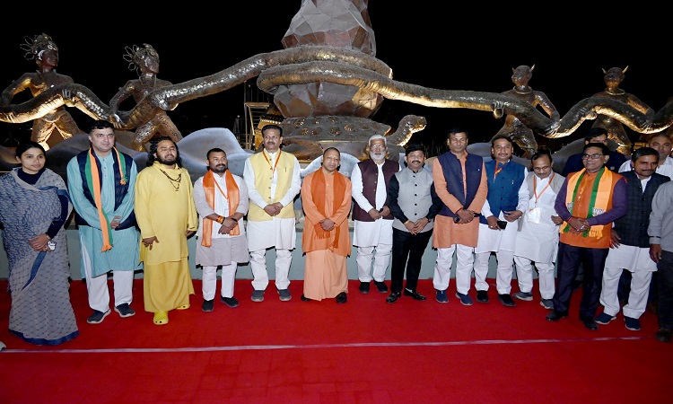भारतीय मंदिरों और पुराणों की महिमा तथा कारीगरी को दर्शा रहा शिवालय पार्क
