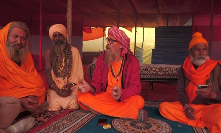 महाकुम्भ: अमेरिकन सोल्जर माइकल बन गए बाबा मोक्षपुरी, आध्यात्मिक सनातन शक्ति ने मोहा मन