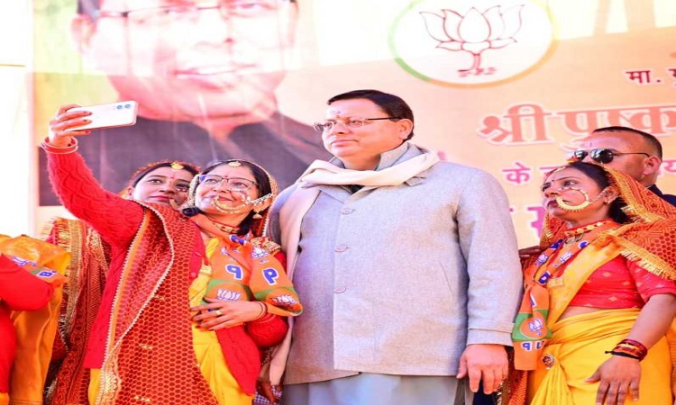 कांग्रेस घोटालों से अपनी तिजोरियां भरती है, भाजपा करती है विकास: मुख्यमंत्री धामी