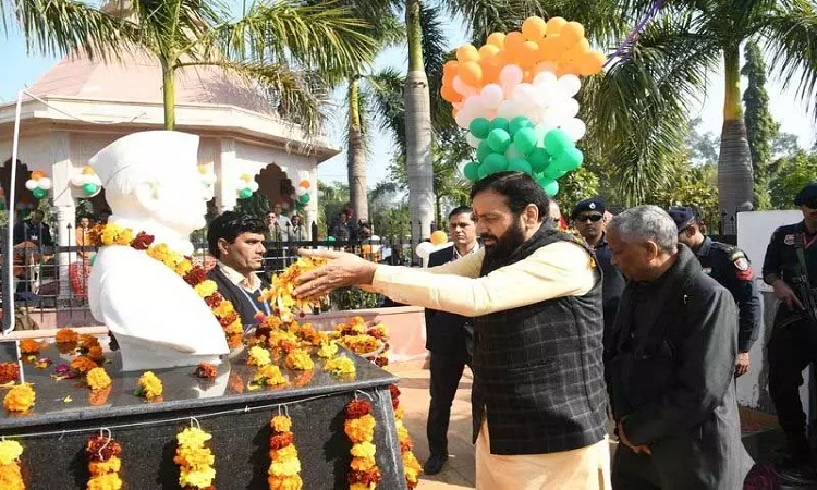 देश को प्रगति के पथ पर ले जाती है शिक्षा: नायब सिंह