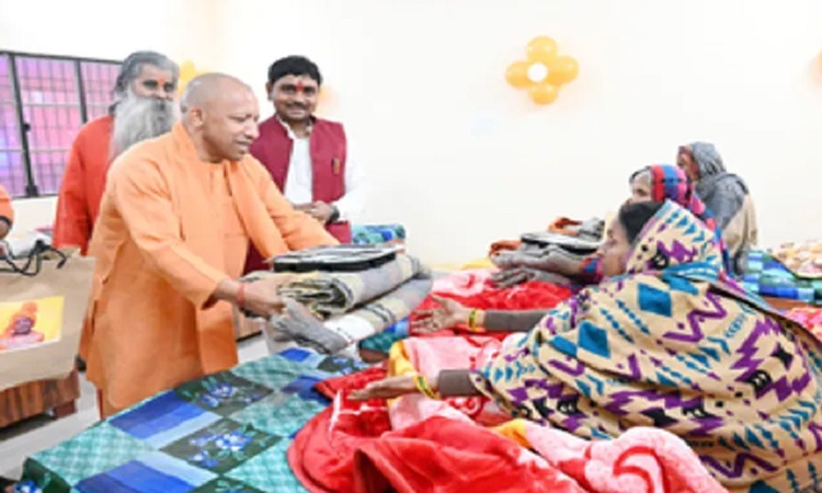 प्रदेश में शीतलहर को लेकर योगी सरकार अलर्ट, गरीबों और निराश्रितों के लिए की संवेदनशील पहल