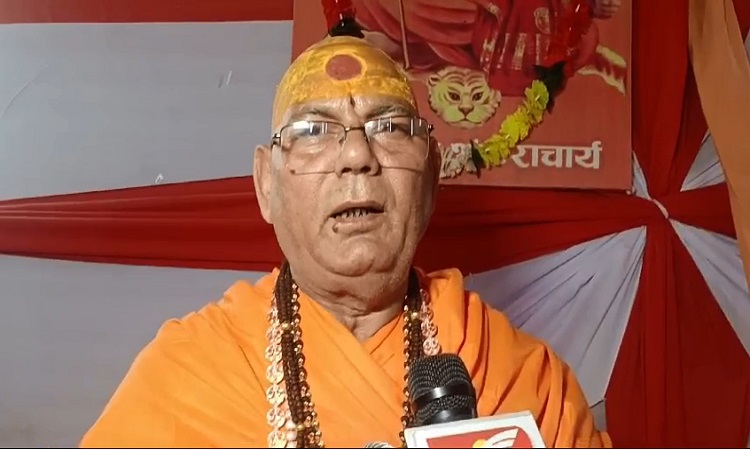 दंडी स्वामी संत प्रस्तुत करेंगे नजीर, त्रिवेणी के बजाय पास के गंगा घाट में करेंगे अमृत स्नान