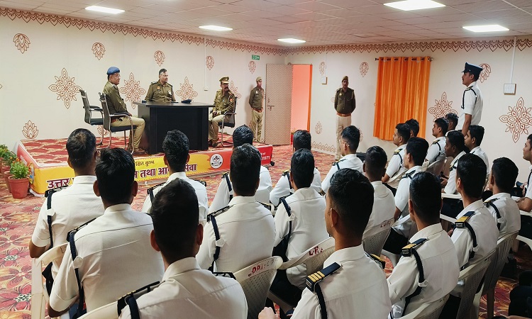 देश के कोने-कोने से कुंभ मेला की सुरक्षा हेतु पहुंच रहे हैं फायरफाइटर