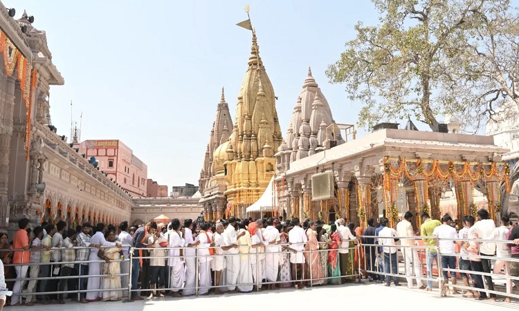 काशी के पर्यटन में रिकार्ड वृद्धि, वर्ष 2025 में पहुंचे 7 करोड़ 26 लाख श्रद्धालु, जिसमें 80 फीसदी युवा
