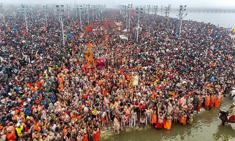 पाकिस्तान और अरब देशों में भी महाकुम्भ की धूम