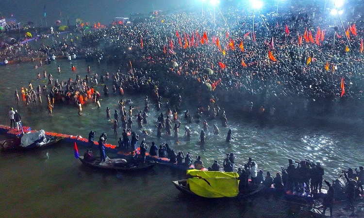 त्रिवेणी के आकाश में दिखेगा संस्कृति का संगम