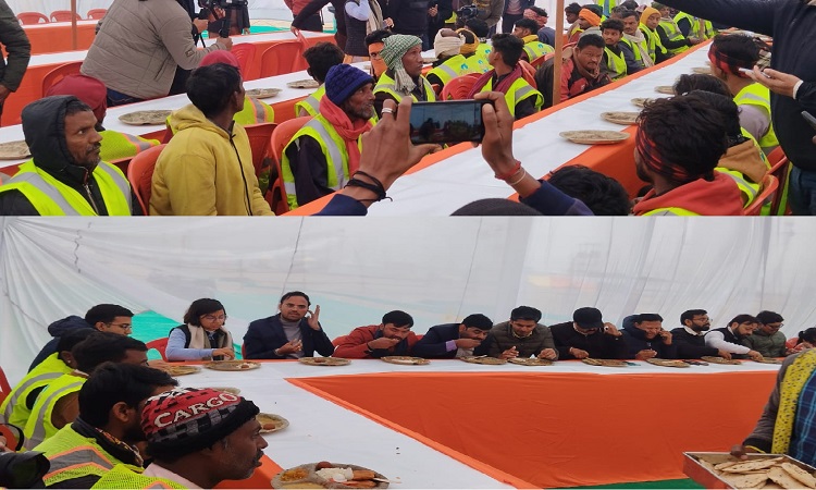 स्वच्छ महाकुम्भ अभियान के तहत सहभागिता बढ़ाने के लिये स्वच्छता मित्रों के साथ सामूहिक भोज