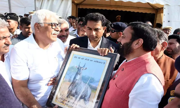 अखिल भारतीय जीव रक्षा बिश्नोई सभा ने मुख्यमंत्री को सौंपा ज्ञापन