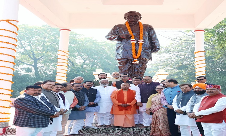 जीवन भर वीवीआईपी ट्रीटमेंट लेने वाले महाकुम्भ को लेकर कर रहे दुष्प्रचार- सीएम योगी