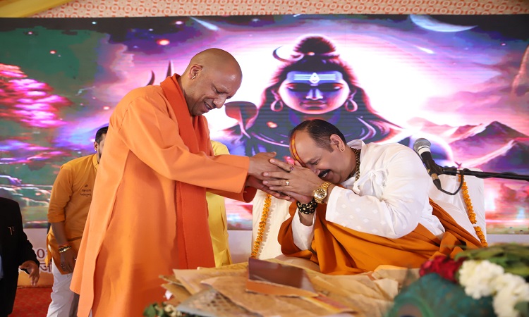 महाकुम्भ की व्यवस्थाओं को लेकर संत गदगद, सीएम योगी को दिया श्रेय