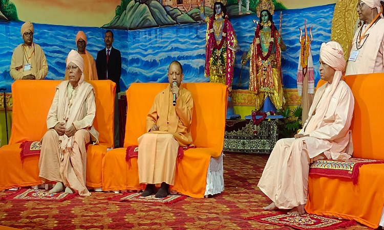 निस्वार्थ भाव से श्रद्धालुओं की सेवा का अनुपम उदाहरण प्रस्तुत कर रहा भारत सेवाश्रम: सीएम योगी