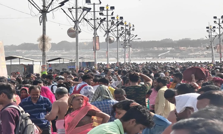 पुनर्मिलन का संगम बना महाकुम्भ, अपनों से मिलाए गये मेले में बिछड़े हुए 20 हजार से ज्यादा लोग