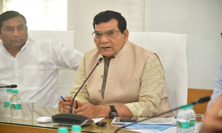 जहां कहीं पर भी विद्युत व्यवस्था को सुदृढ़ करने में कमियां दिख रही, उसे शीघ्र ही सुधार लें: एके शर्मा