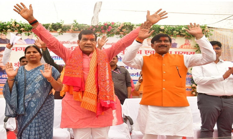 योगी सरकार राज्य के अंतिम पायदान में रह रहे व्यक्ति तक विकास को पहुंचा रही: एके शर्मा