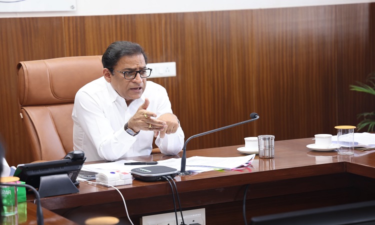 नियमों की अनदेखी, अनुशासनहीनता और लापरवाही पर नगर विकास विभाग ने की सख्त कार्रवाई