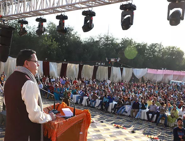 CM धामी ने गाजियाबाद में उत्तरायणी-मकरैण महोत्सव में भाग लिया