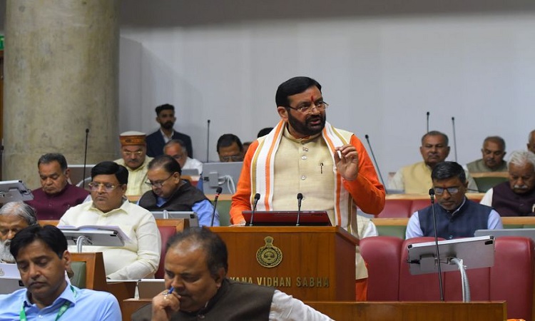 महिलाओं को हर माह मिलेंगे 2100 रुपये, हरियाणा में पेश हुआ 2.05 लाख करोड़ का बजट