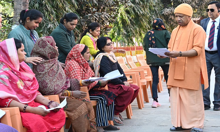 अधिकारियों को दिया निर्देश- जनसमस्याओं के निस्तारण में तत्परता बरतें अधिकारी