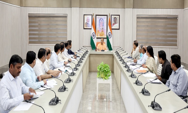 लाभार्थीपरक योजनाओं में 100% संतृप्तिकरण को बनाएं लक्ष्य: मुख्यमंत्री