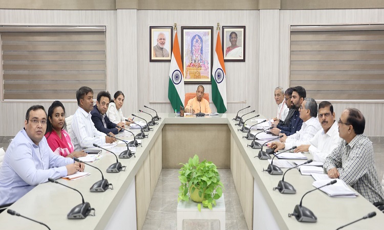 जनपदों में मास्टर ट्रेनर के माध्यम से गन्ना किसानों का कराएं प्रशिक्षणः मुख्यमंत्री