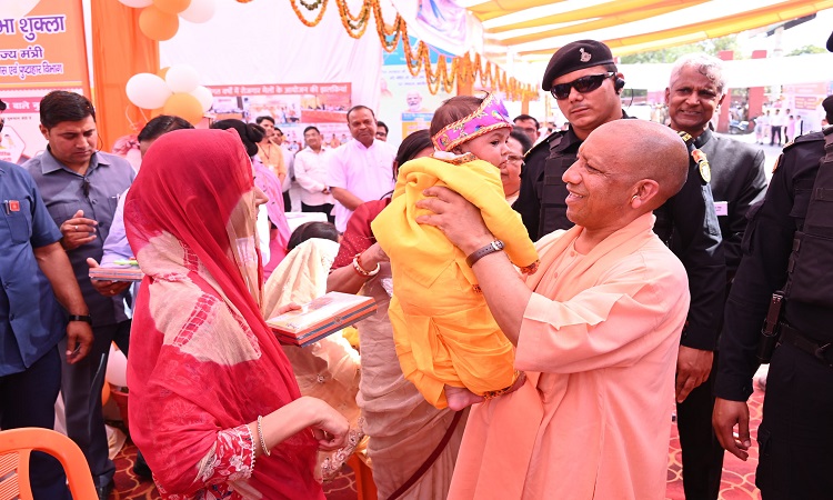 मुगलों से नहीं, छत्रपति शिवाजी महाराज से है आगरा की पहचान : सीएम योगी
