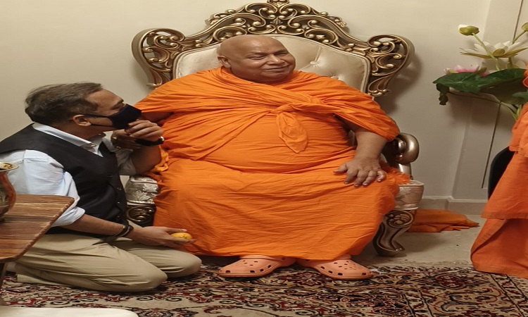 जगद्गुरु स्वामी रामभद्राचार्य ने पं.  दीनदयाल उपाध्याय के प्रपौत्र को दिया विजयी भव का आशीर्वाद