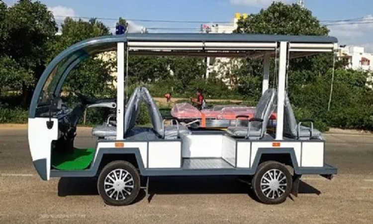 लखनऊ में जल्द ही 16 गोल्फ कार्ट्स का संचालन शुरू कराएगी योगी सरकार