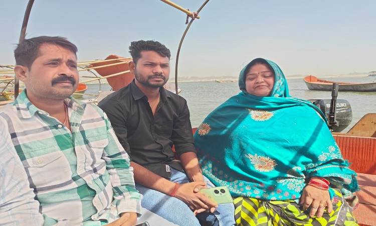 प्रयागराज महाकुम्भ ने बदल दी नाविक पिंटू महरा के परिवार की जिंदगी, 45 दिन में कमा डाले 30 करोड़