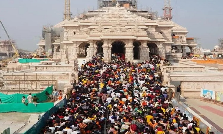 चैत्र नवरात्रि के पहले दिन रामनगरी में उमड़ा श्रद्धालुओं का जन-सैलाब