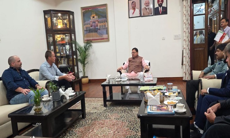 जयडे हैकेट ने मुख्यमंत्री से की भेंट, उत्तराखंड में एडवेंचर टूरिज्म को मिलेगा बढ़ावा