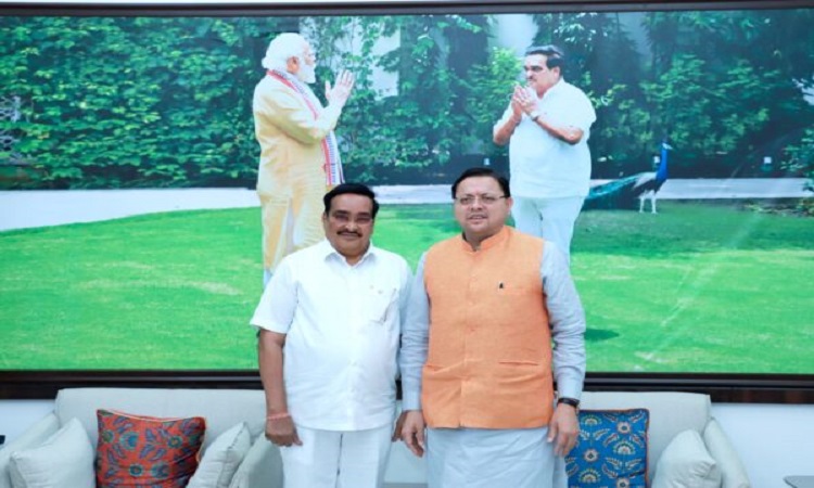 सीएम धामी ने जलशक्ति मंत्री सीआर पाटिल से की भेंट, आठ जलविद्युत परियोजनाओं के लिए किया अनुरोध