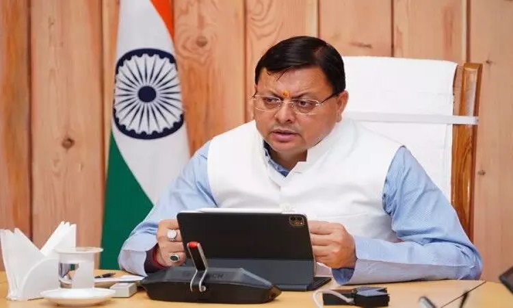 CM धामी ने अधिकारियों को गड्ढों, जलापूर्ति, वन अग्नि नियंत्रण पर करने का दिया निर्देश