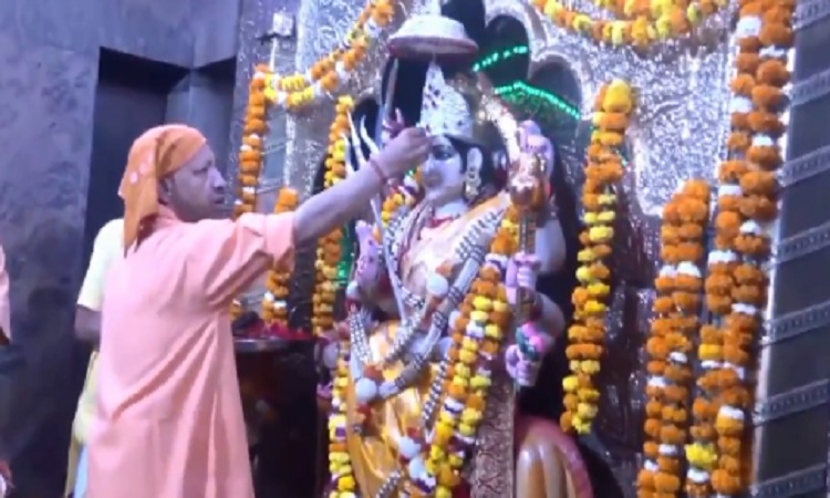 सीएम योगी ने मां पाटेश्वरी से की प्रदेशवासियों के सुख, समृद्धि और कल्याण की कामना